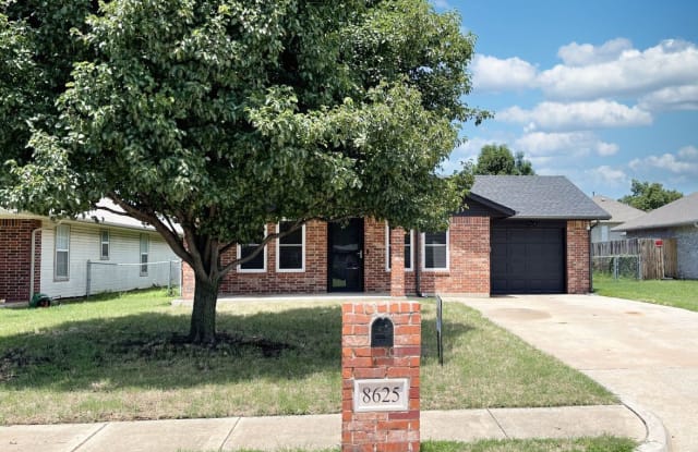 8625 NE 20th - 8625 Northeast 20th Street, Midwest City, OK 73141