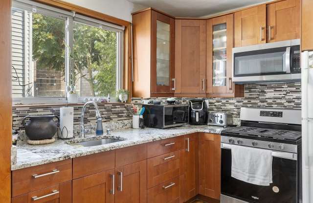 483 Broadway - 1