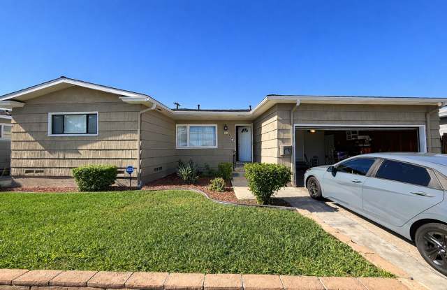 5BD 3 BA with a Great Yard!