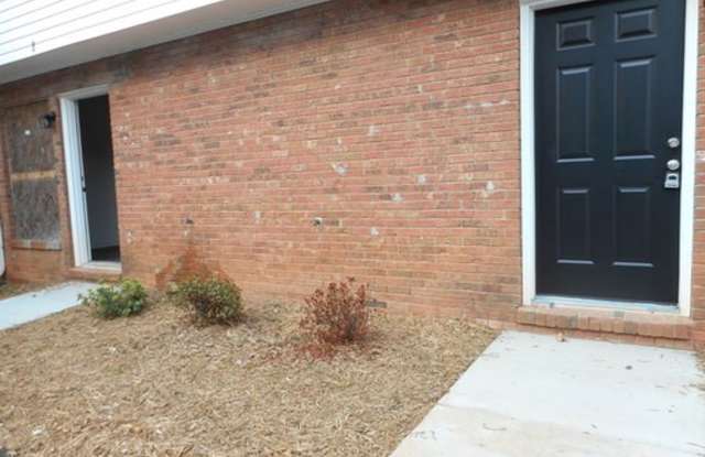 2 bedroom 1.5 bathroom townhouse