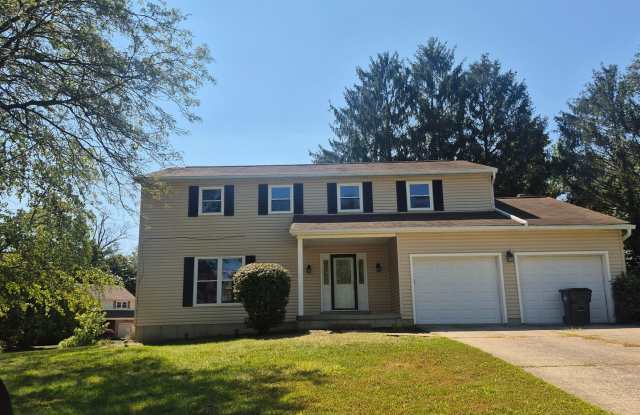 Large 2 story home!!