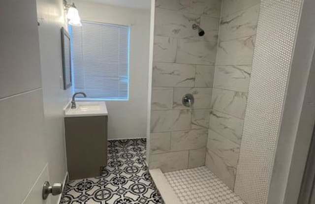 Photo of 919 2nd Street - 1