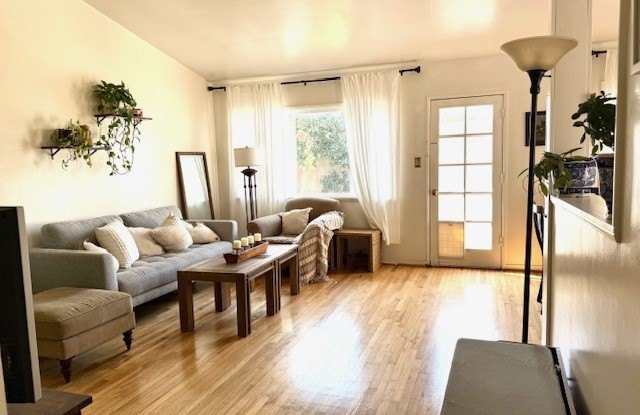 19311 Inglewood Avenue