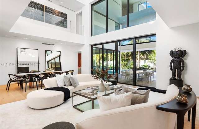 128 Ocean Blvd