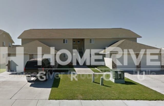 3190 Chasewood Dr - 3190 Chasewood Drive, Ammon, ID 83406