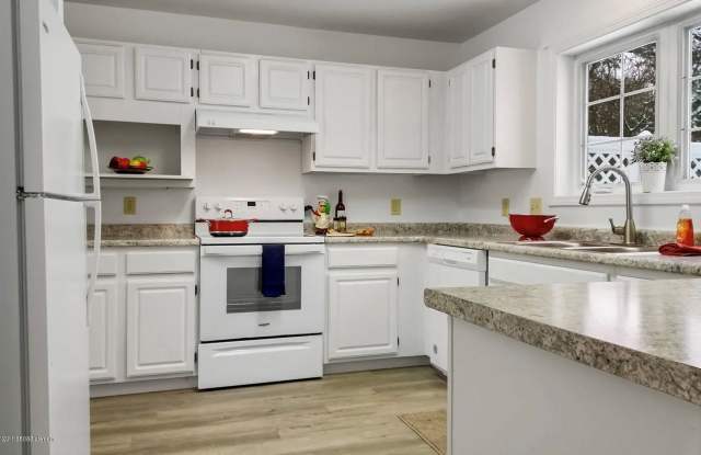 3BR/2.5BA Townhouse Available July 1st!!! - Great Residential Neighborhood!!