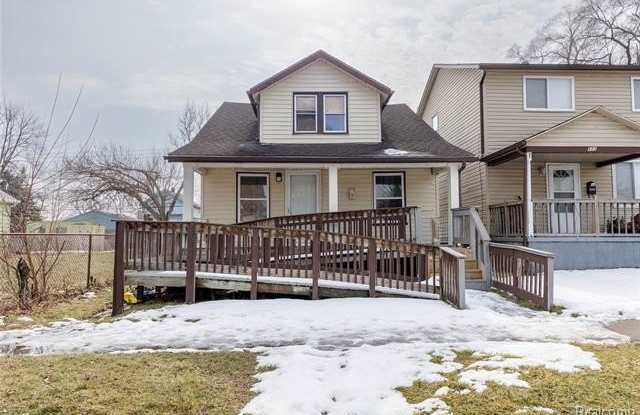 107 W Hayes Avenue