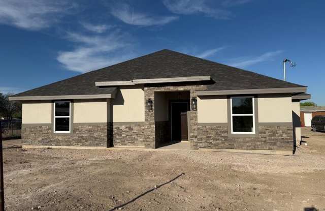 3204 CALLE TERESA
