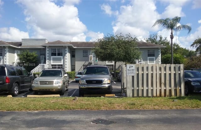 459 NE 210th Cir Ter - 459 Northeast 210th Circle Terrace, Ives Estates, FL 33179