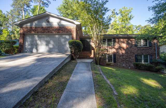 Renovated 5BR Home Minutes from Downtown Columbia | Two Full Kitchens + Fenced Yard ~ Available May 2026!