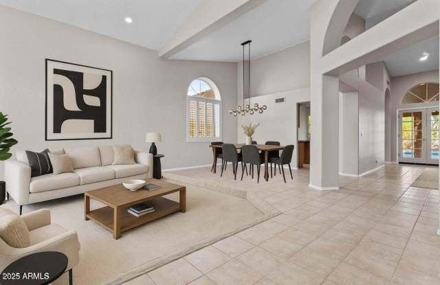 4867 E WINDSTONE Trail