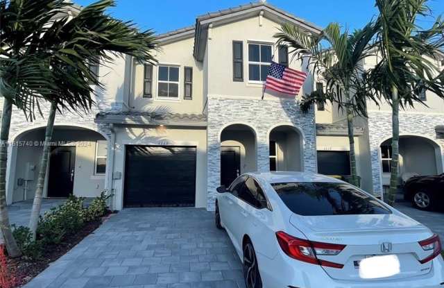 1113 SE 27th Ter