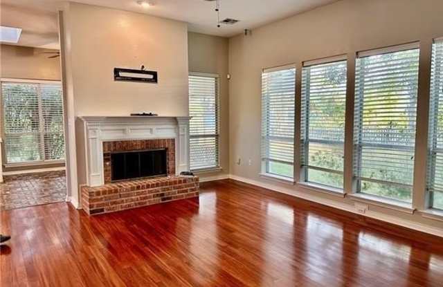 1208 FAIRFIELD Drive