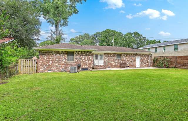 Available Now: Brick Ranch in West Ashley's Church Creek