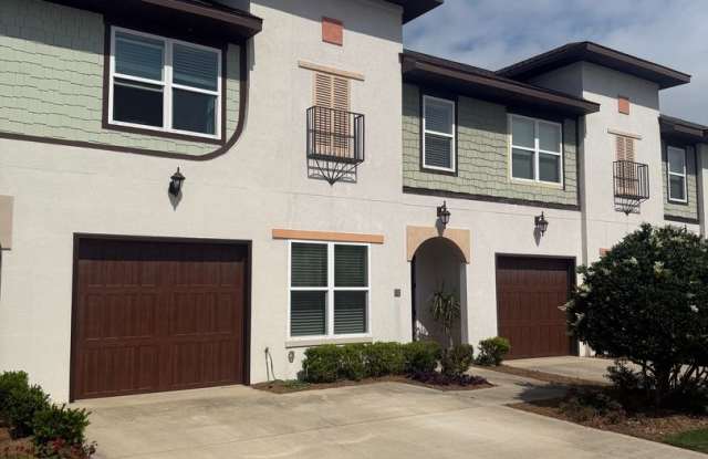 Updated Townhouse in Destin with Garage!