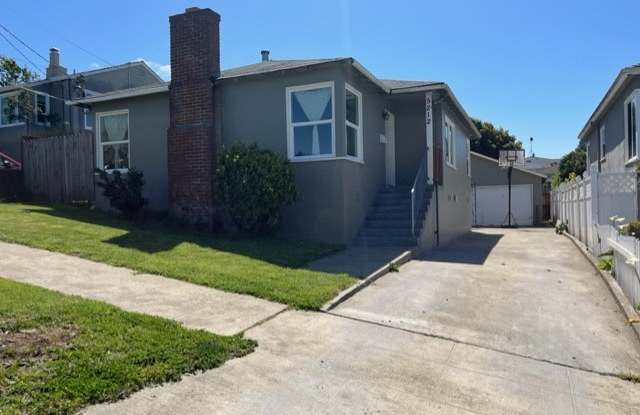 5212 Sierra Avenue
