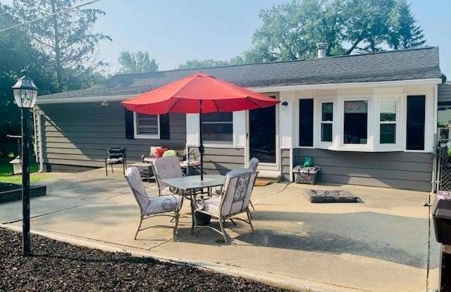 Photo of 495 W Seymour Lake Road