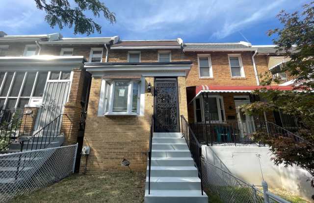 218 BRYANT Street NE