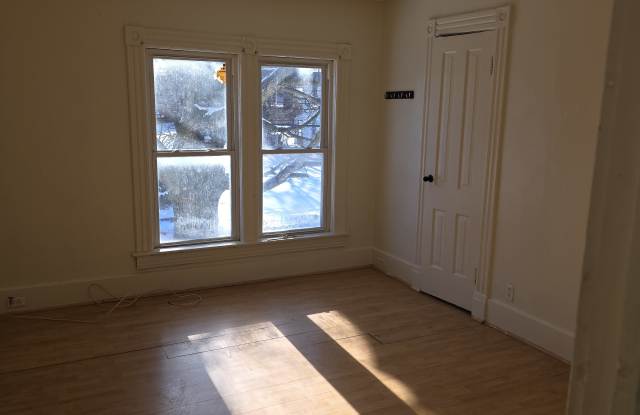 934 West 11th Street