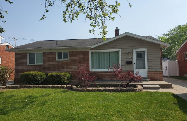 29937 Ann Arbor Trl - 29937 Ann Arbor Trail, Westland, MI 48185