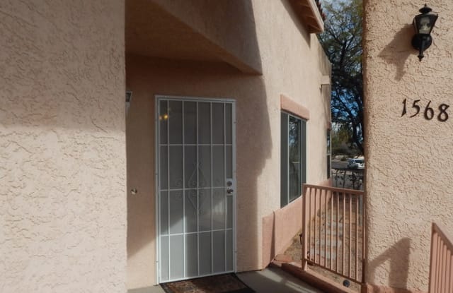 1568 North Pso La Tinaja - 1568 N Paseo La Tinaja, Green Valley, AZ 85614