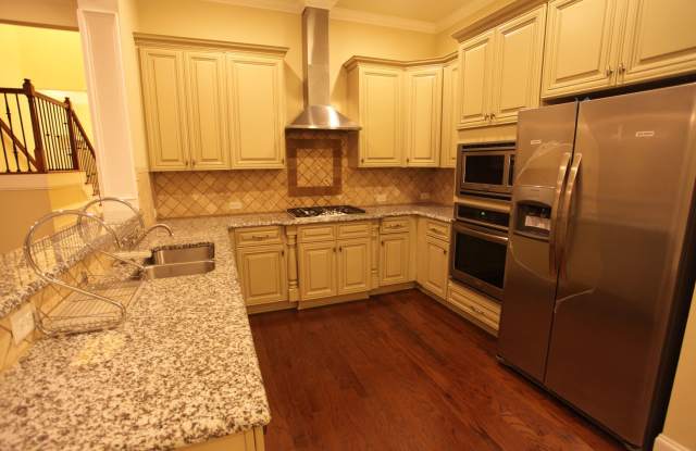 Beautiful Home In The Cotswolds Subdivision!