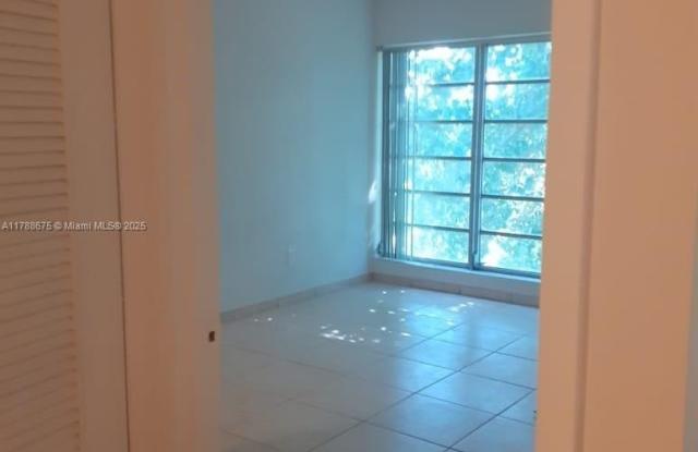 9170 Fontainebleau Blvd