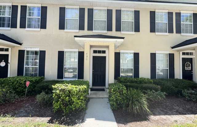 450 SHERWOOD OAKS Drive