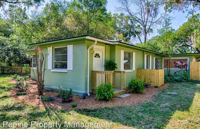725 NW 33rd Ave - 725 Northwest 33rd Avenue, Gainesville, FL 32609