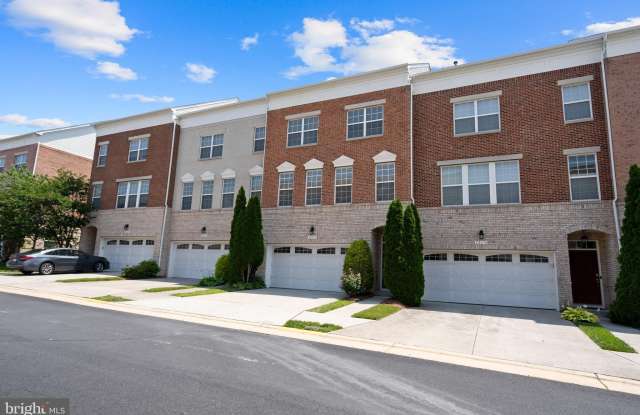 22672 FLOWING SPRING Square