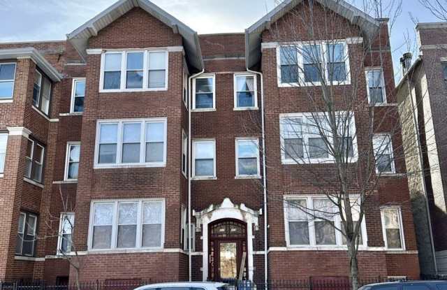 857 W Lawrence Avenue unit: 1E