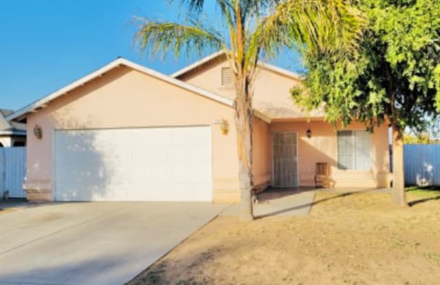 411 Manzana CT - 411 Manzana Court, Madera, CA 93638