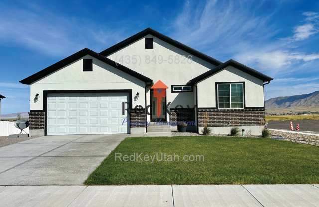 228 W 2370 N - 228 West 2370 North, Tooele, UT 84074