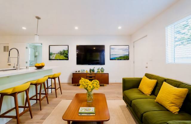 2236-2240 Penmar Avenue