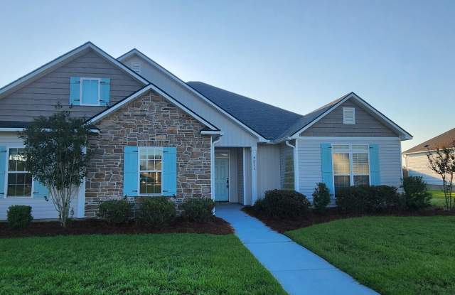Elegant 4-Bedroom Valdosta Home with Vaulted Ceilings, Pool, and Outdoor Living