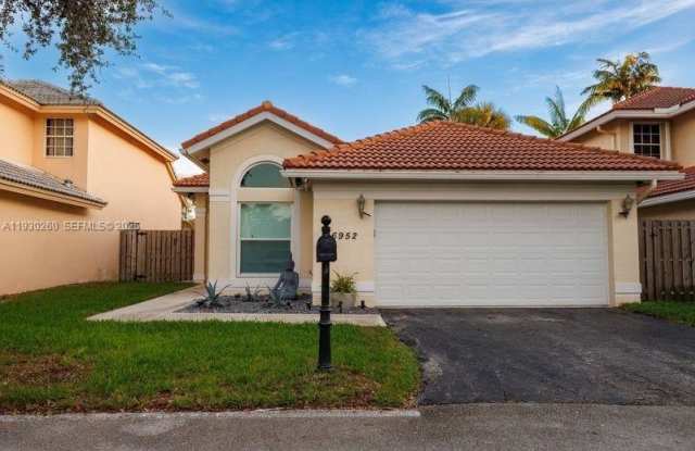 Photo of 6952 NW 27th Ct