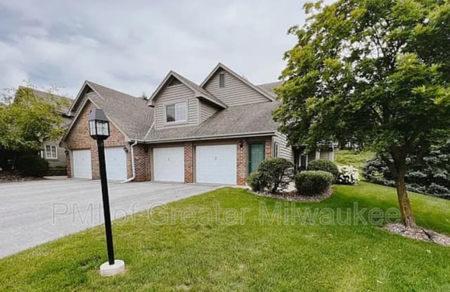 18475 Brookfield Lake Dr - 18475 Brookfield Lake Drive, Waukesha County, WI 53045