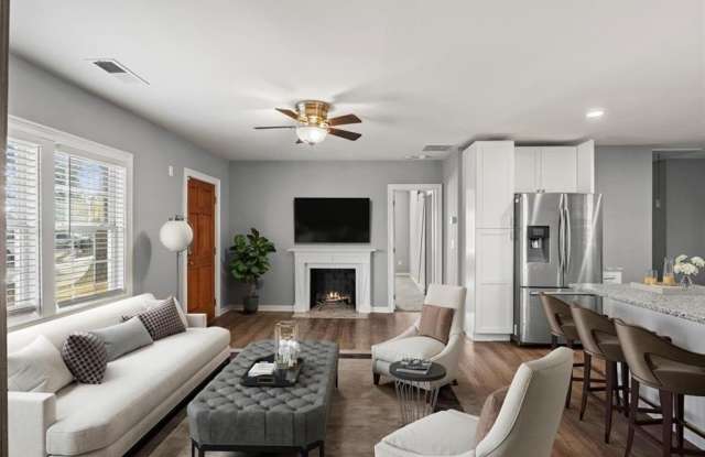 1673 Oak Knoll Circle SE