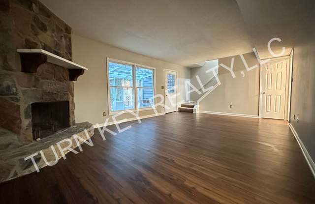 Adorable Townhome for Rent in Cahaba Heights **MOVE IN SPECIAL**