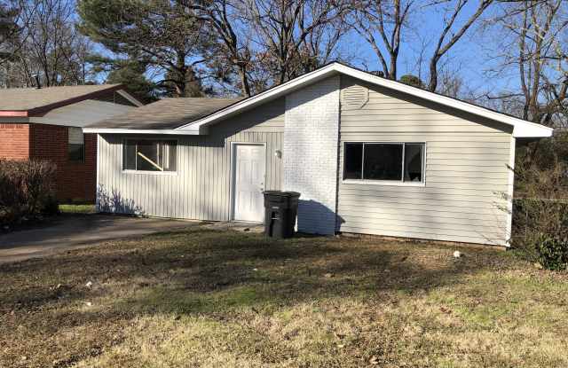 305 Smart St