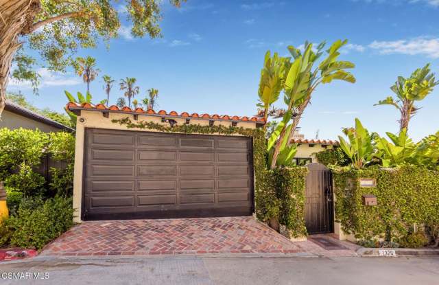 Photo of Located on a quiet cul-de-sac with a magnificent view of the famous Sunset Strip