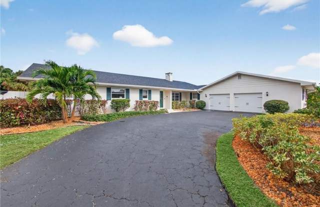 724 NW Spruce Ridge Drive