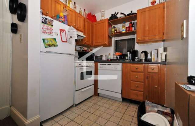 Photo of Fabulous Apt Near BU Campus! $500 Rebate Avail! Ht / HW Included! Laundry Available