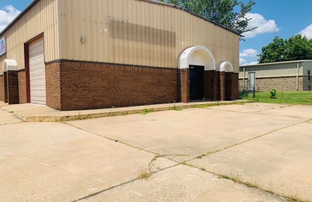 5732 Wheeler Ave - Wheeler Ave Commercial Building - 5732 Wheeler Avenue, Fort Smith, AR 72901