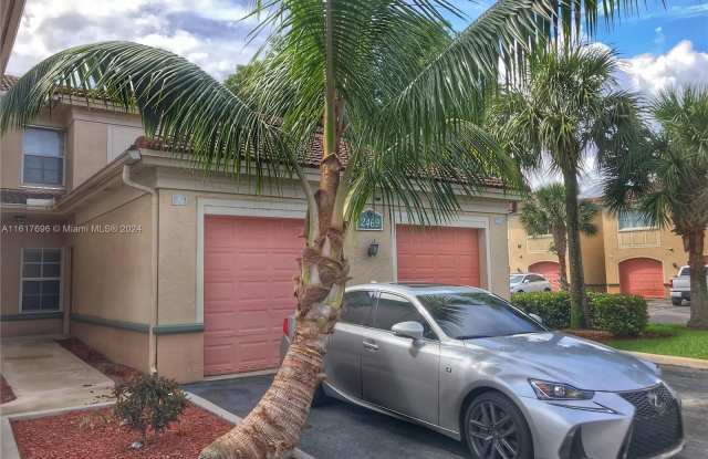 2469 Centergate Dr