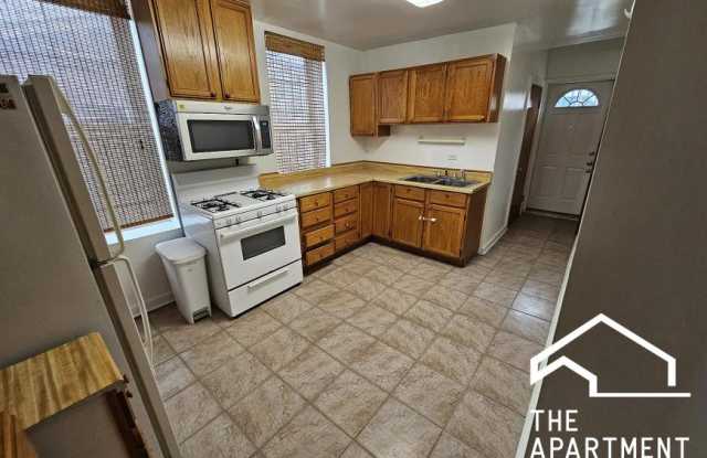 Photo of 3531 West Dickens Ave.