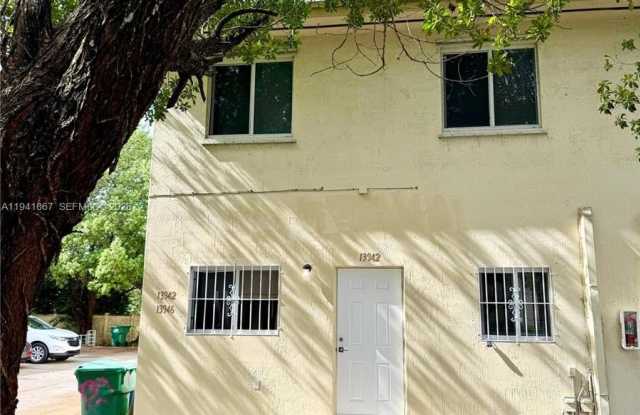 Photo of 13942 NE 2 AV