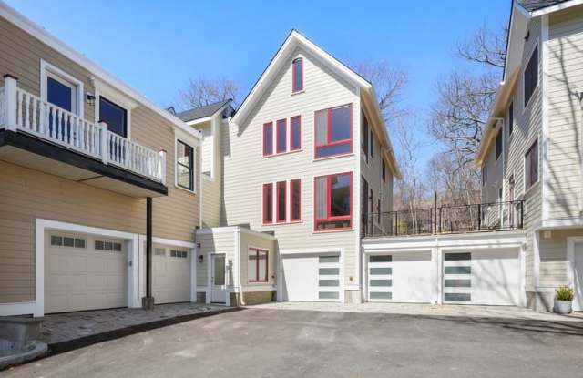 147 Grampian Way - 4