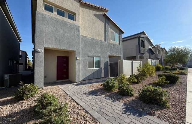 7473 Garnet Moon Street