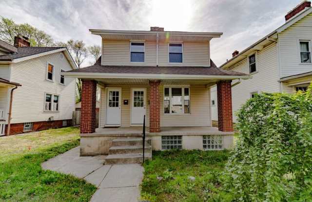 2878 Indianola Ave